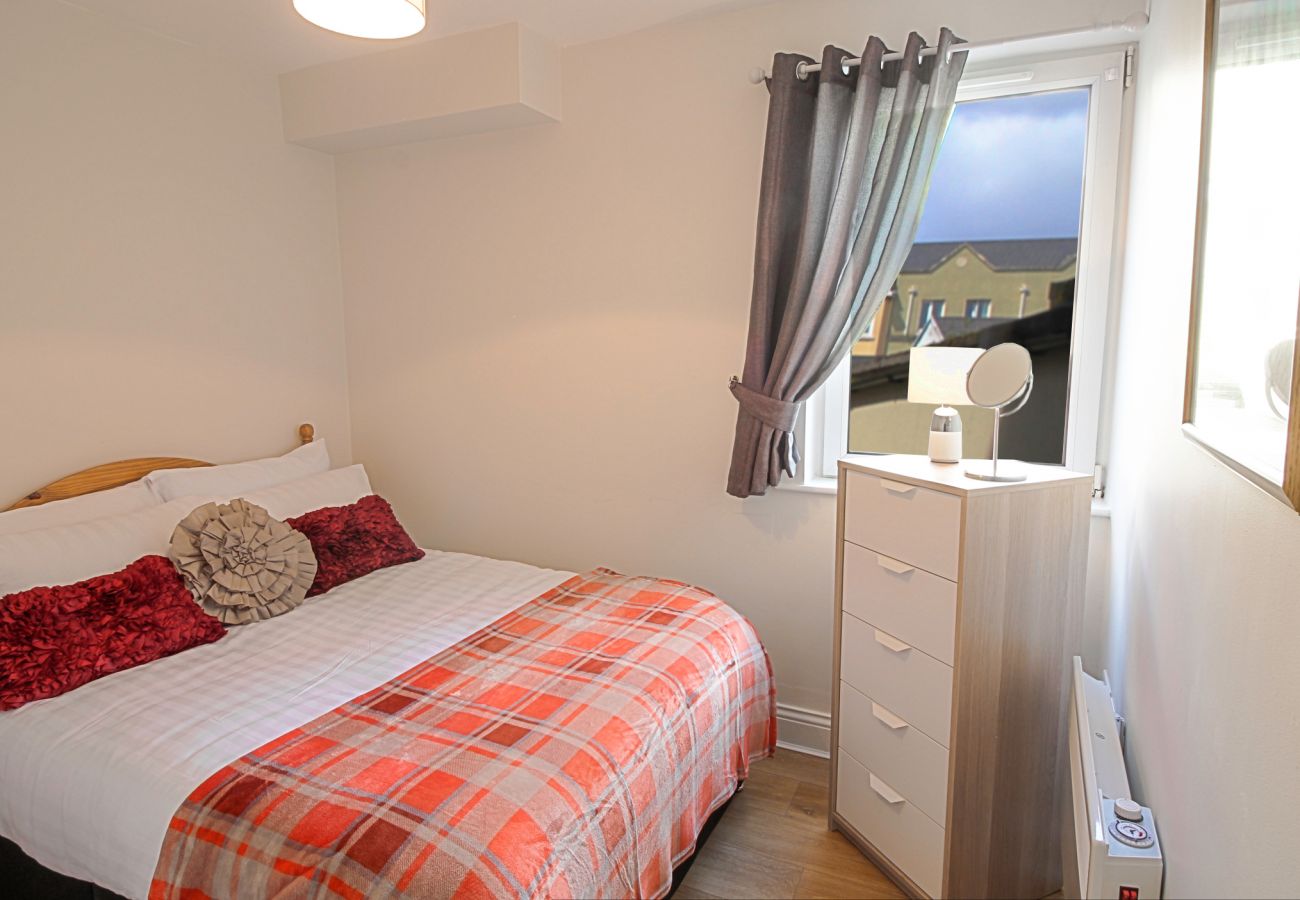 Apartment in Galway City - Harbour and Water View Duplex Apartment in a private building. 3 min walk to Eyre Square