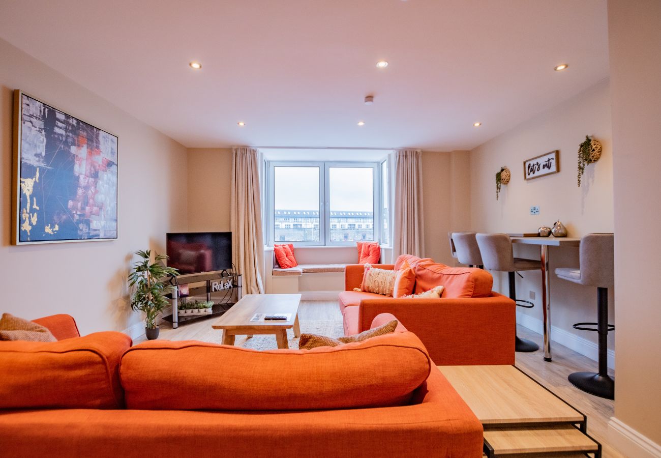 Apartment in Galway City - Harbour View Suites - Unit B - 3Bed/2Bath - 6 Sleeper