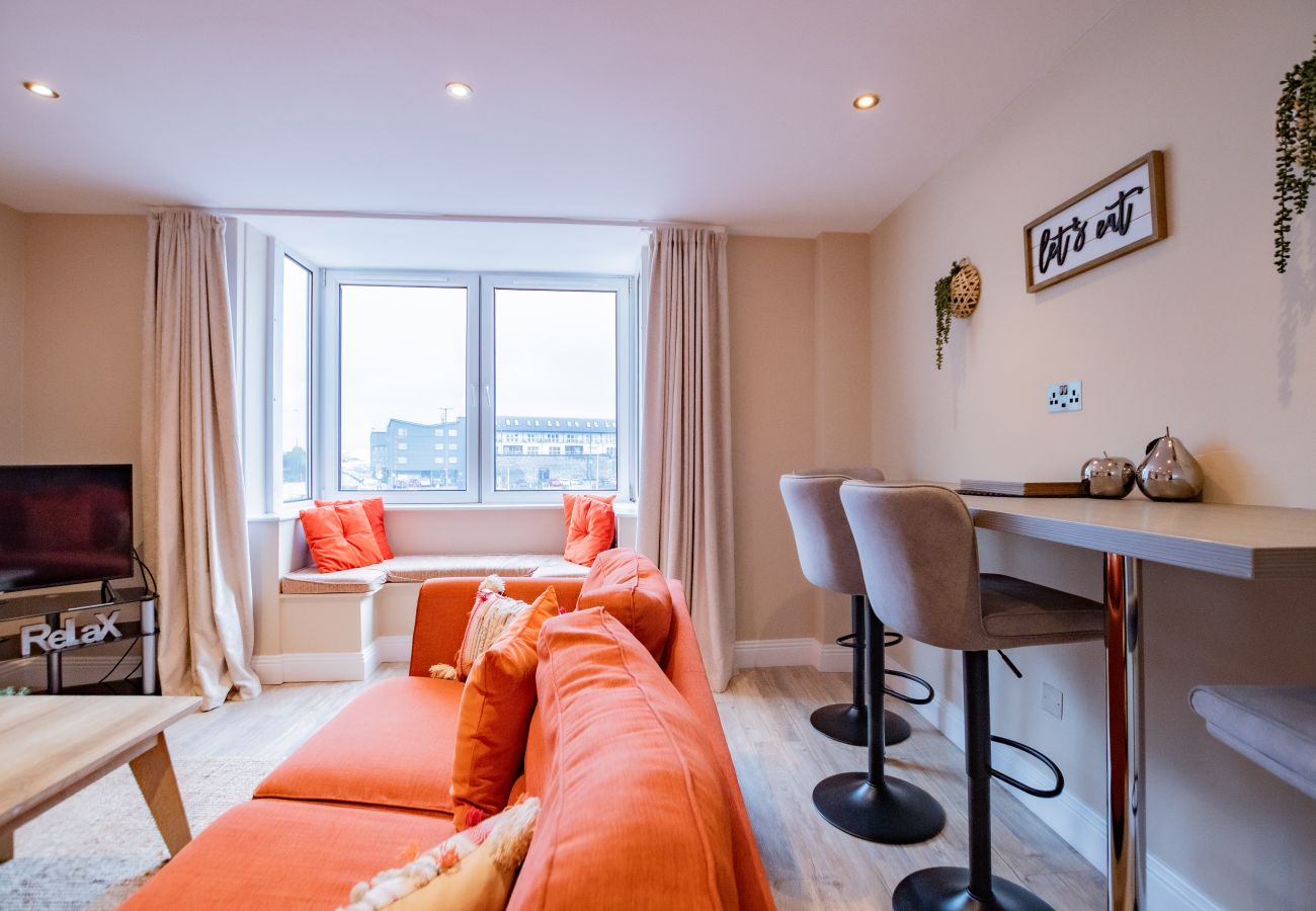 Apartment in Galway City - Harbour View Suites - Unit B - 3Bed/2Bath - 6 Sleeper