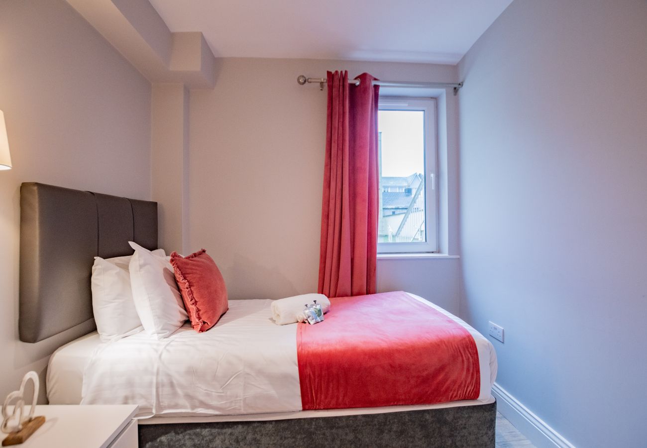 Apartment in Galway City - Harbour View Suites - Unit B - 3Bed/2Bath - 6 Sleeper