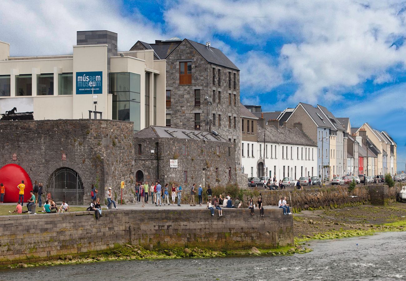 Apartment in Galway City - Harbour and Water View Designer Duplex. Family Friendly. Private building.