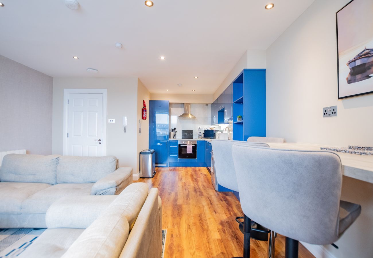 Apartment in Galway City - Harbour and Water View Designer Duplex. Family Friendly. Private building.