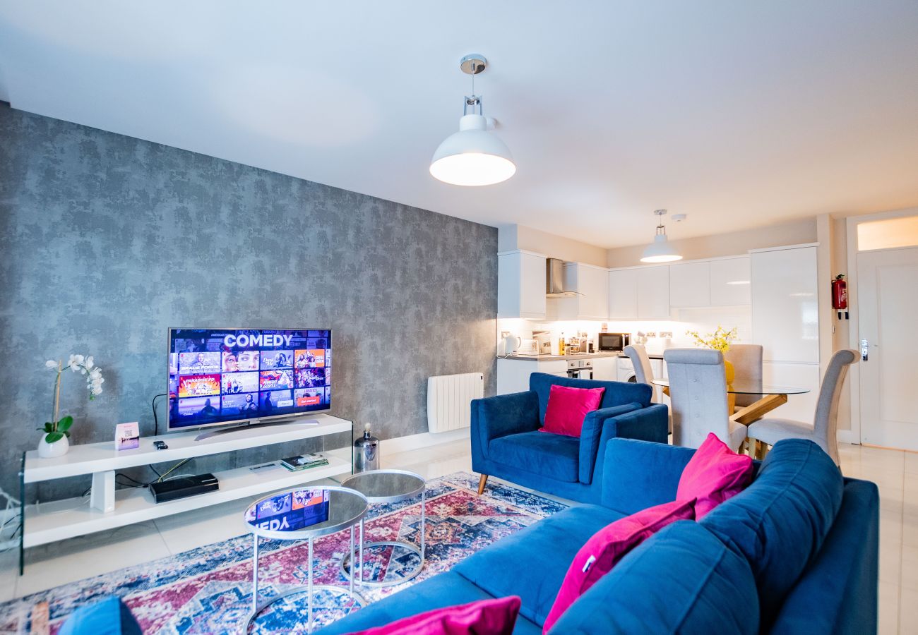 Apartment in Galway City - Luxury Living in the Heart of the City. Free Parking. 