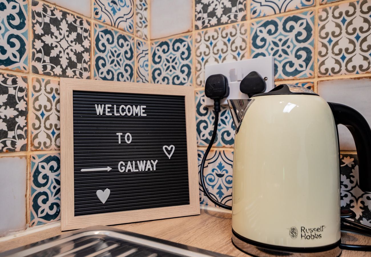 Apartment in Galway City - Eyre View Suites - Apt #3 - Sleeps 6