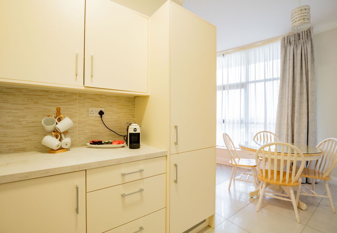 Apartment in Galway City - Long Walk Hideaway - GF 2Bed/2Bath