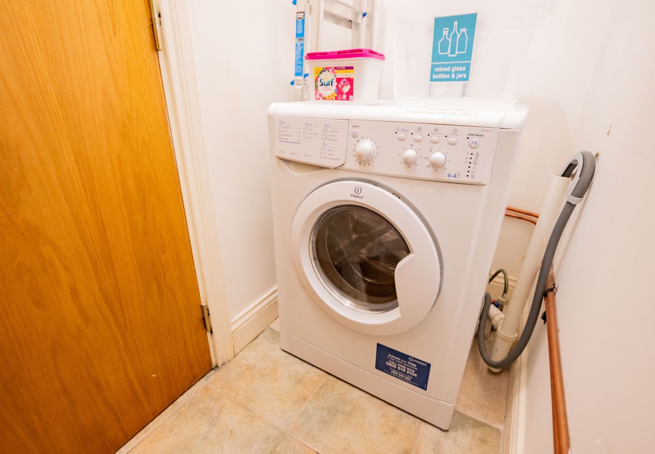 Apartment in Galway City - Long Walk Hideaway - GF 2Bed/2Bath