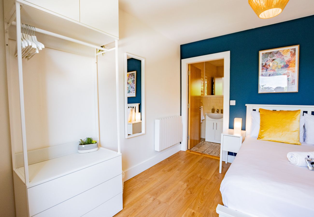 Apartment in Galway City - Eyre View Suites -  Apt #1 - Sleeps 2