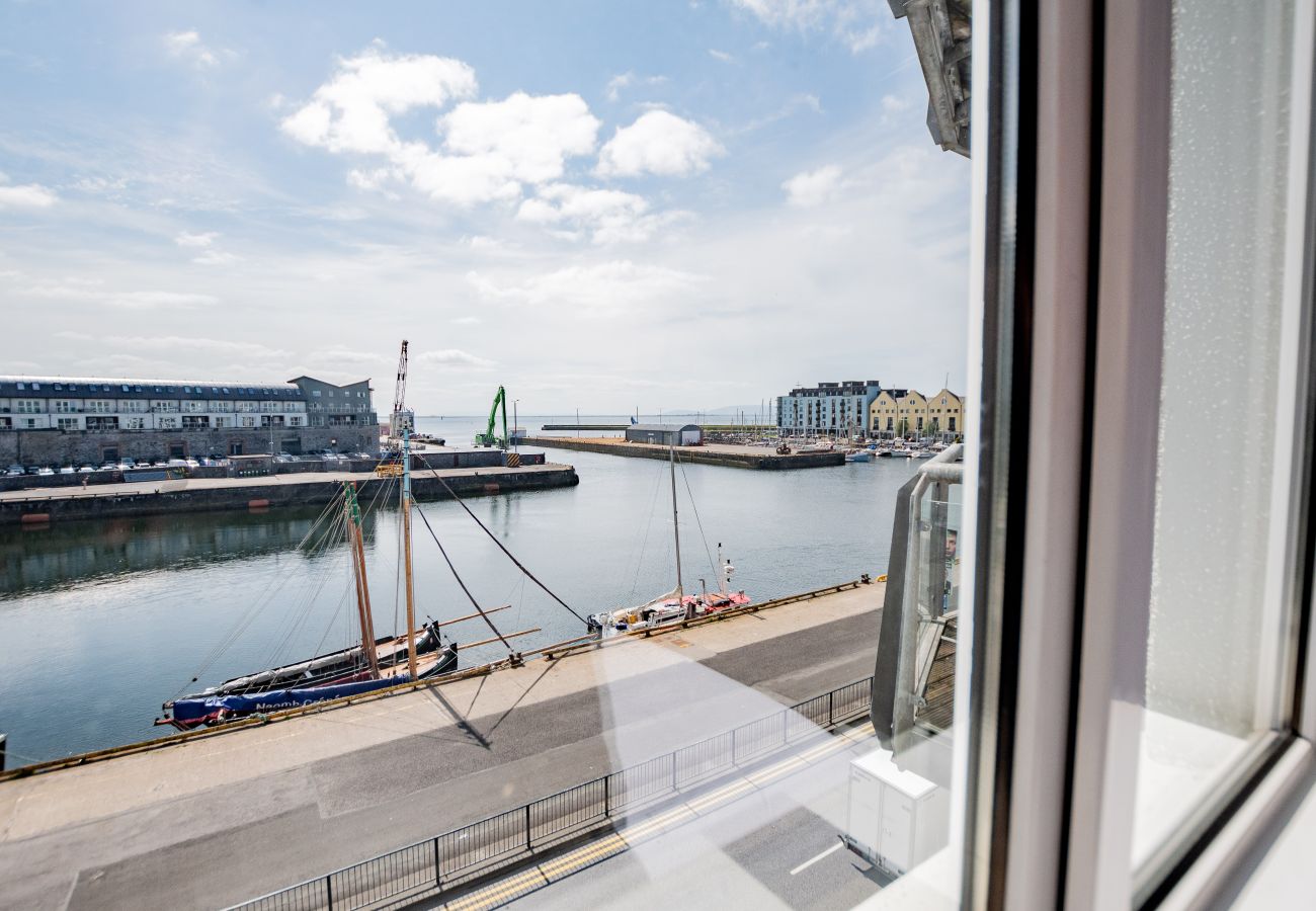 Apartment in Galway City - Duplex Apartment at the Galway Docklands