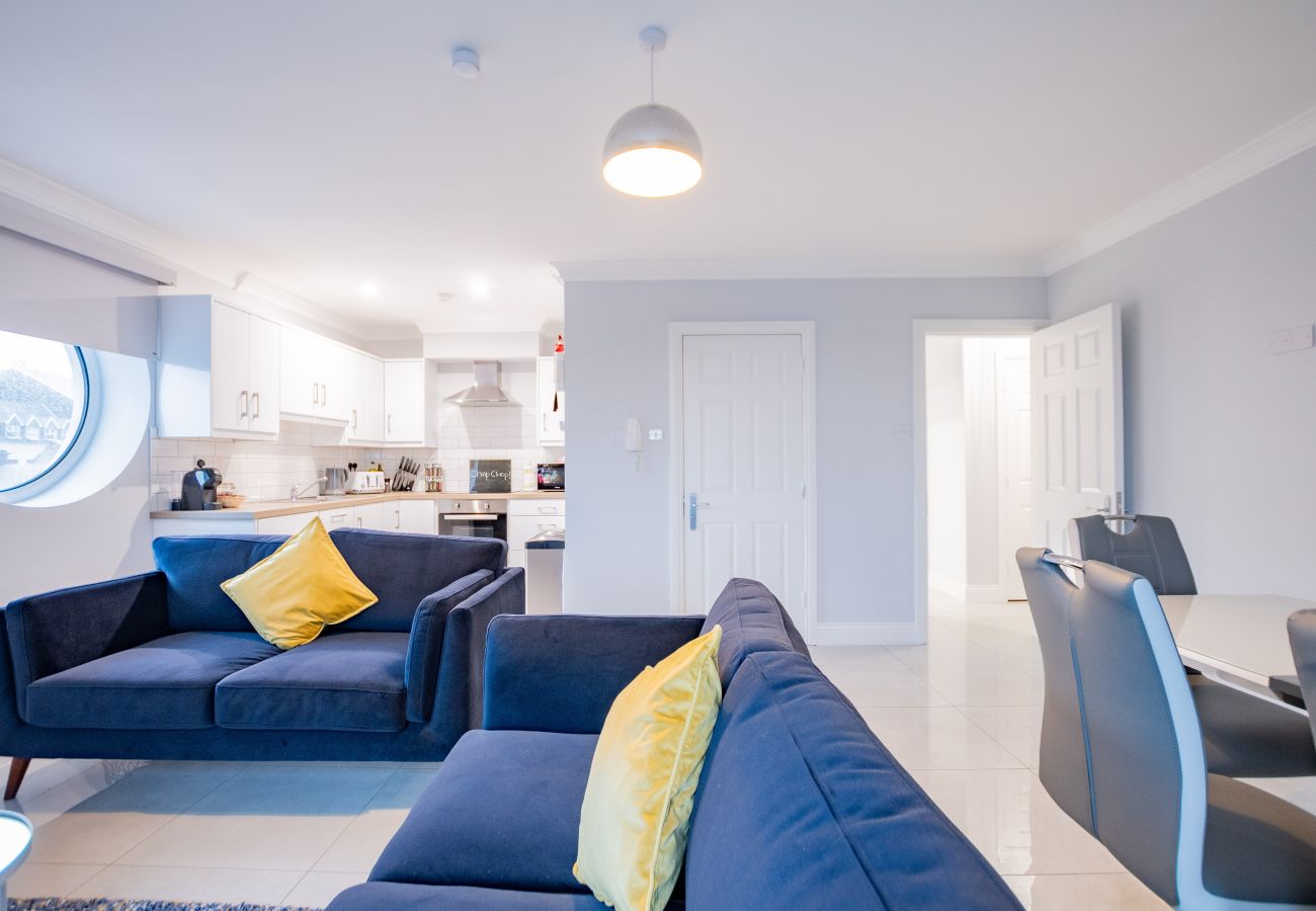 Apartment in Galway City - The Spanish Arch Retreat - Sleeps 4