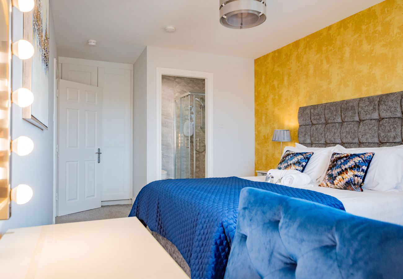 Apartment in Galway City - The Spanish Arch Retreat - Sleeps 4