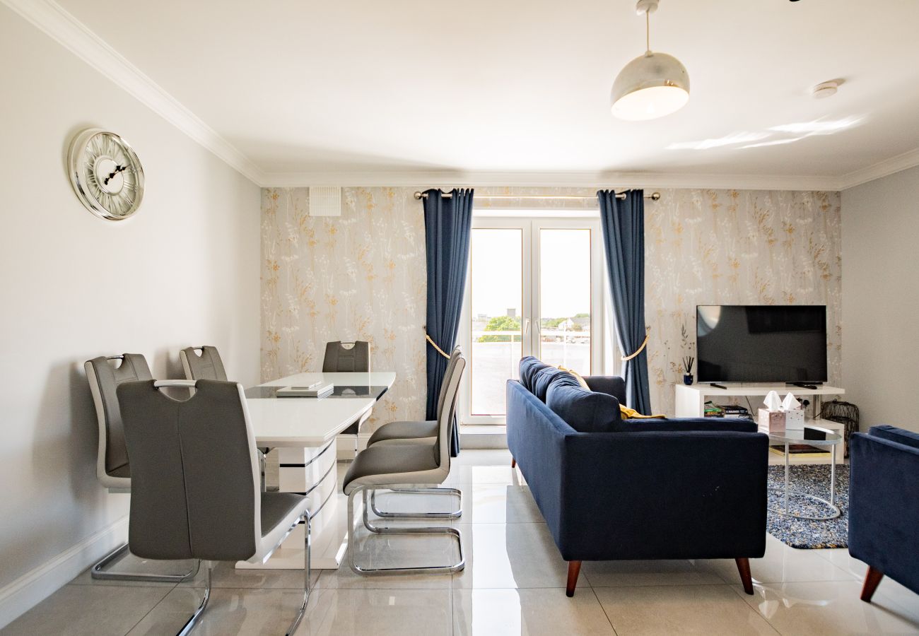 Apartment in Galway City - The Spanish Arch Retreat - Sleeps 4