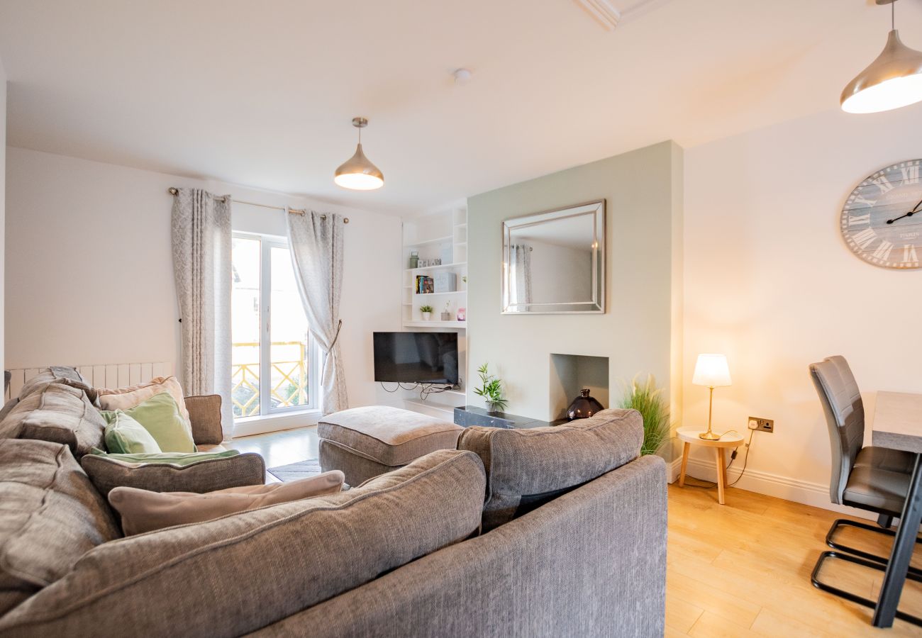 Apartment in Galway City - Location! Minutes to the Latin Quarter, Spanish Arch, and Shop Street