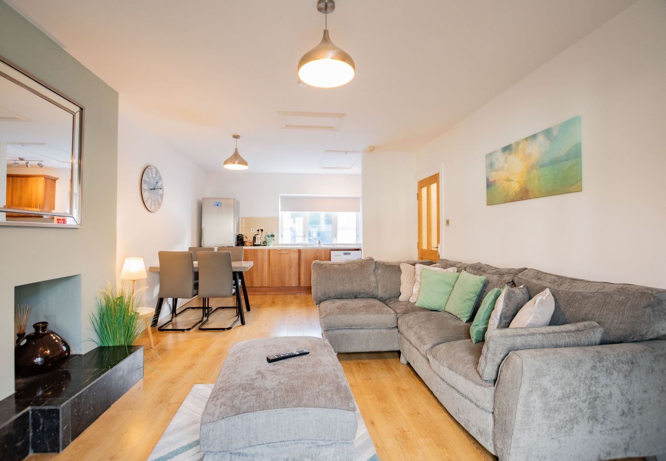 Apartment in Galway City - Location! Minutes to the Latin Quarter, Spanish Arch, and Shop Street