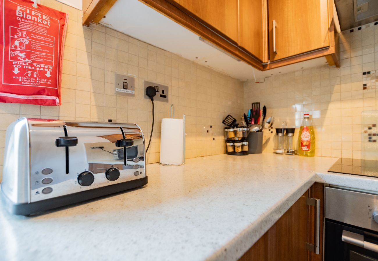 Apartment in Galway City - Location! Minutes to the Latin Quarter, Spanish Arch, and Shop Street