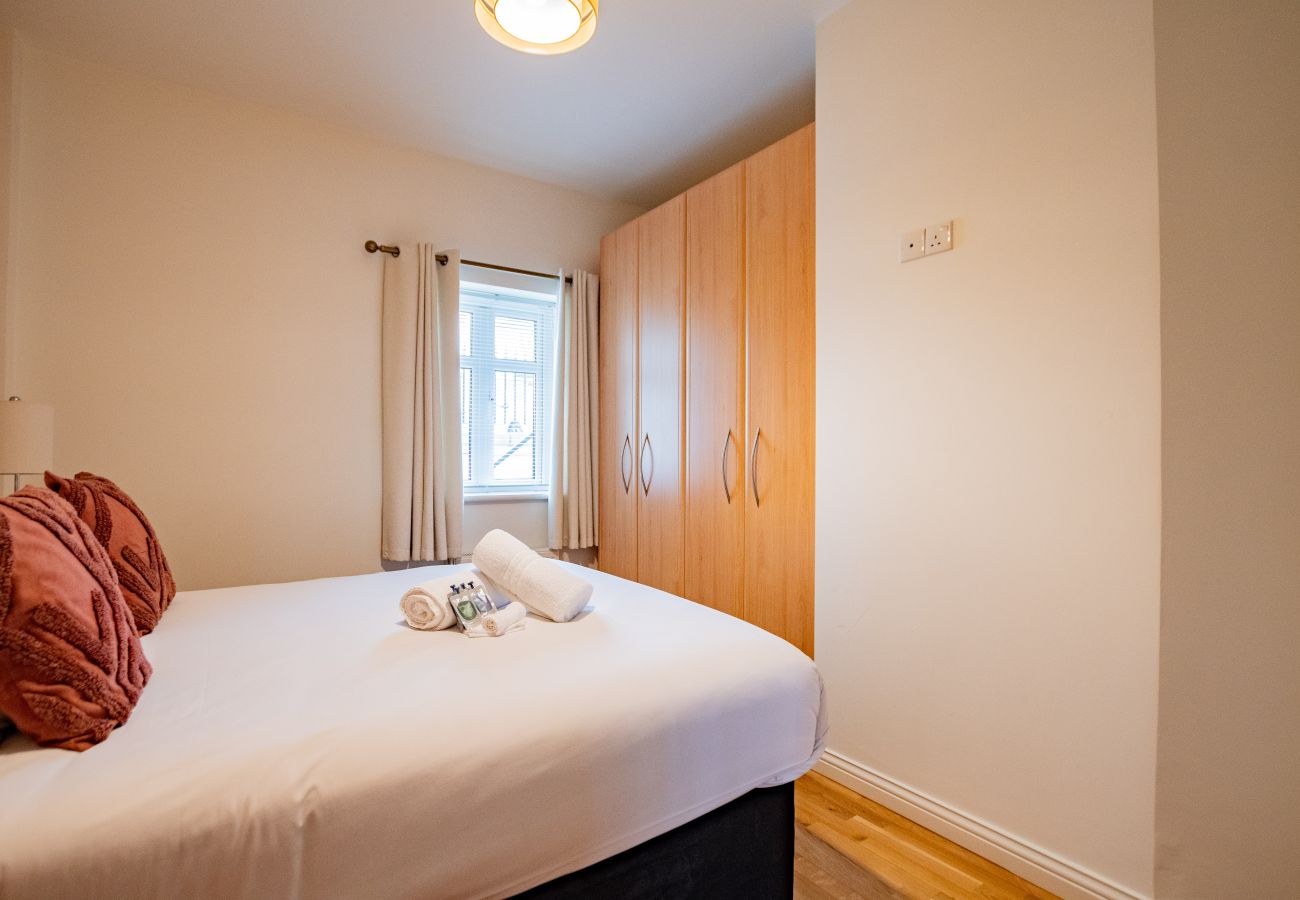 Apartment in Salthill - The Blackrock Retreat- Salthill - free parking 