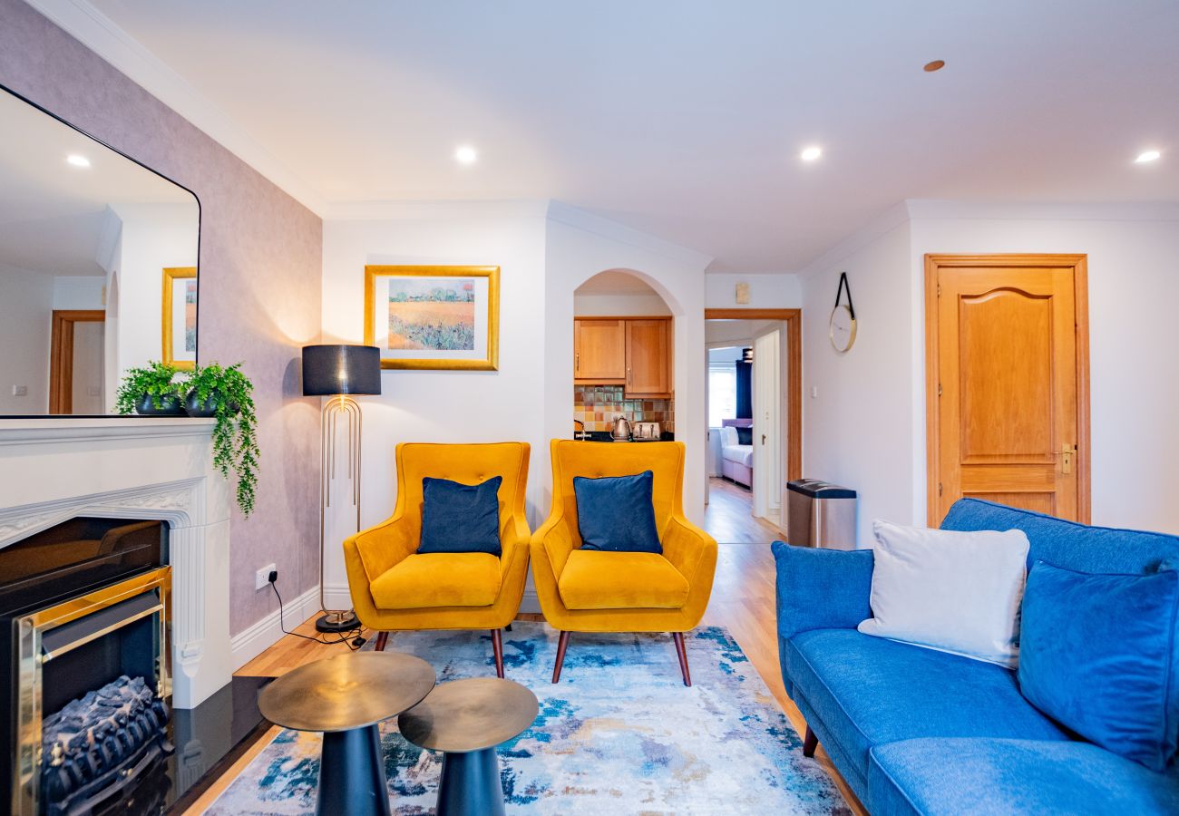 Apartment in Salthill - The Blackrock Retreat- Salthill - free parking 