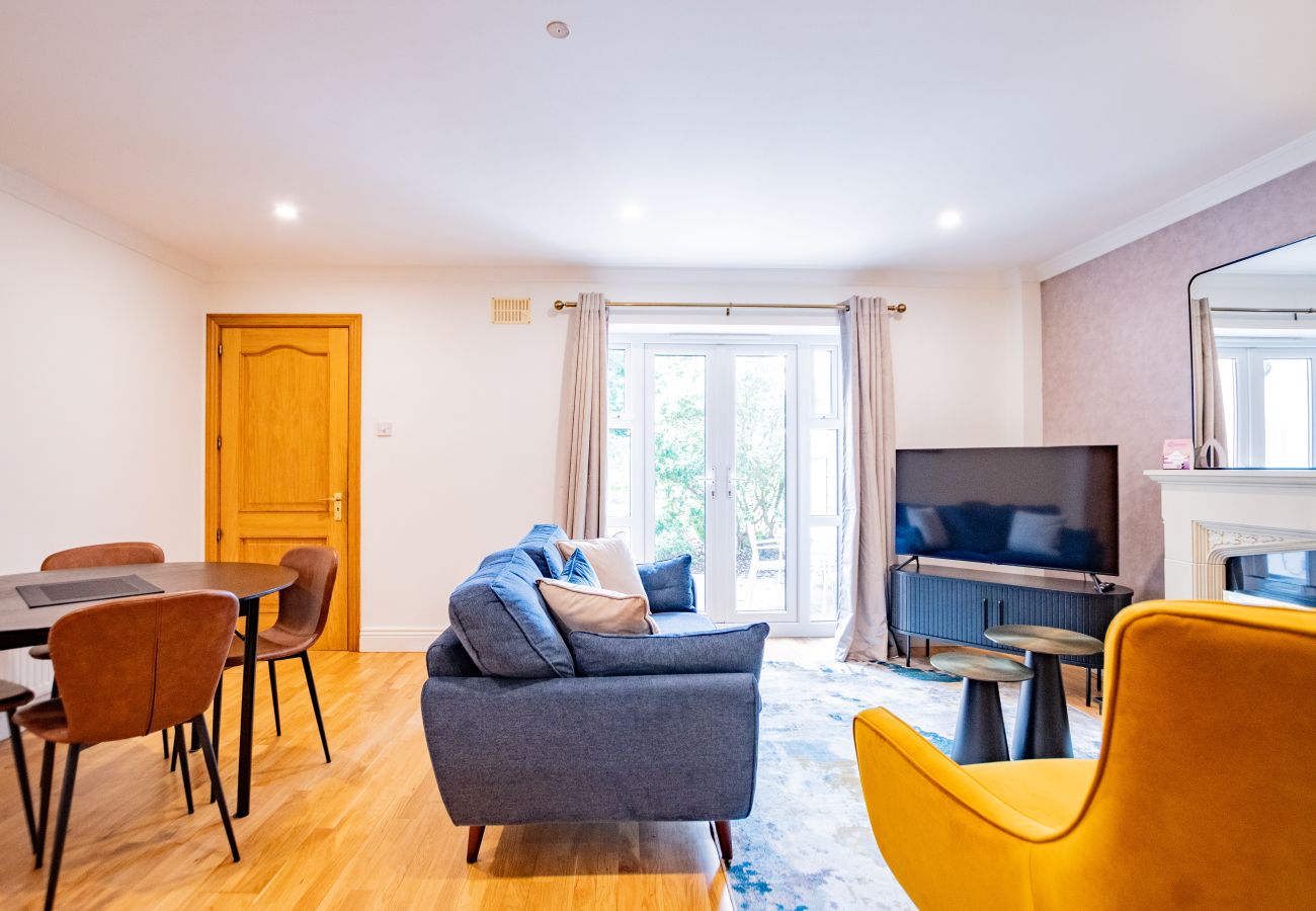 Apartment in Salthill - The Blackrock Retreat- Salthill - free parking 