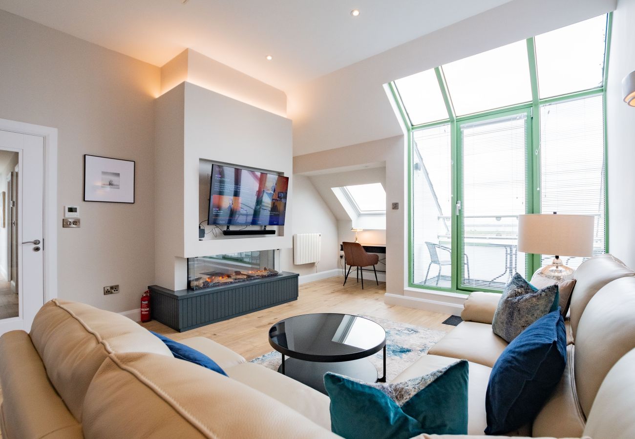 Apartment in Galway City - Contemporary Penthouse with Coastal Views