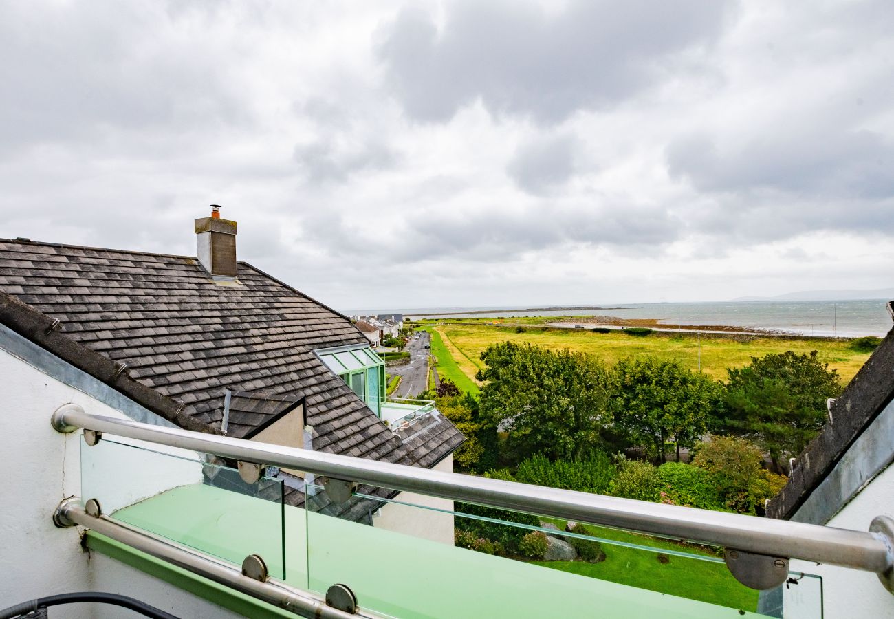 Apartment in Galway City - Contemporary Penthouse with Coastal Views