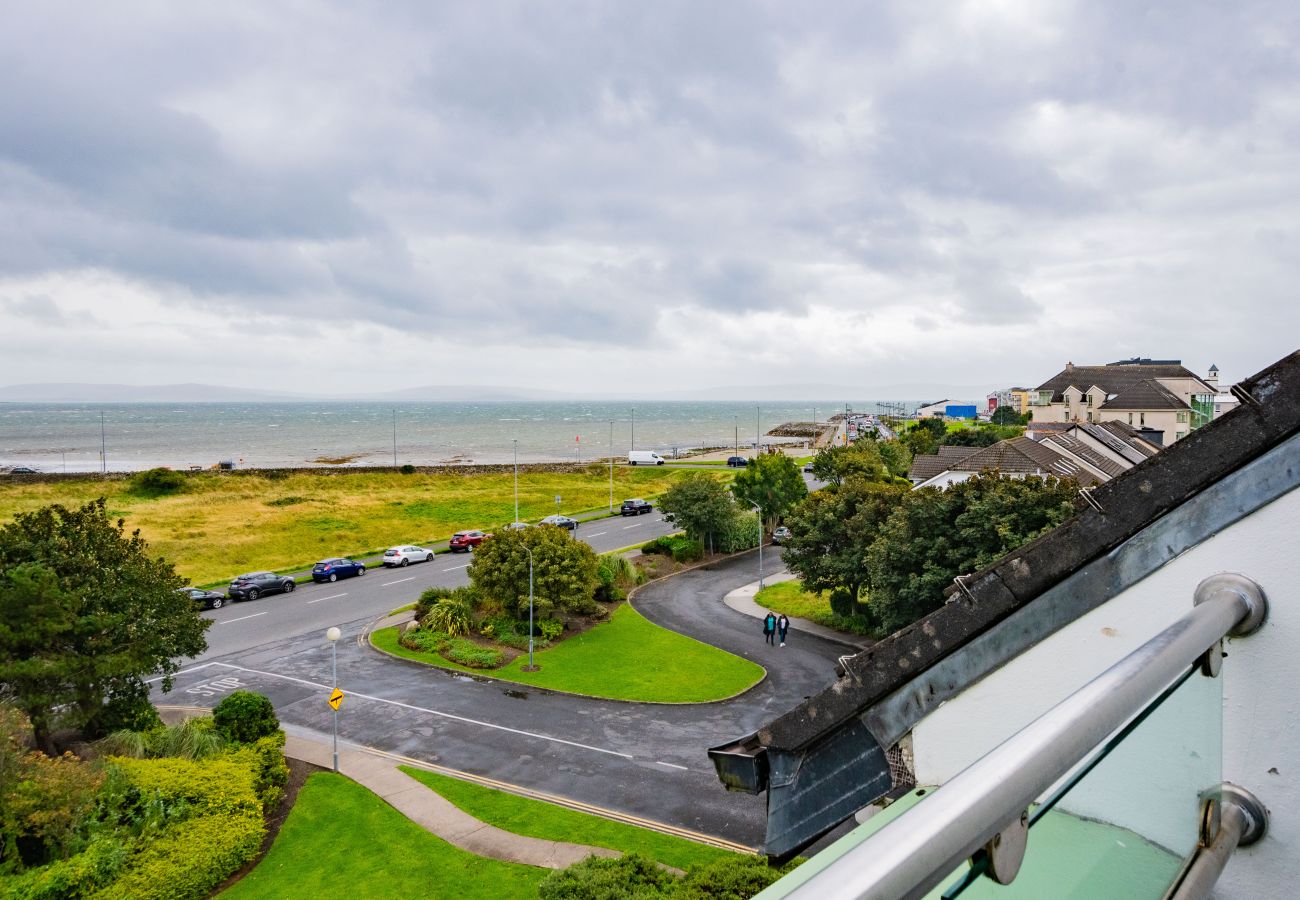 Apartment in Galway City - Contemporary Penthouse with Coastal Views