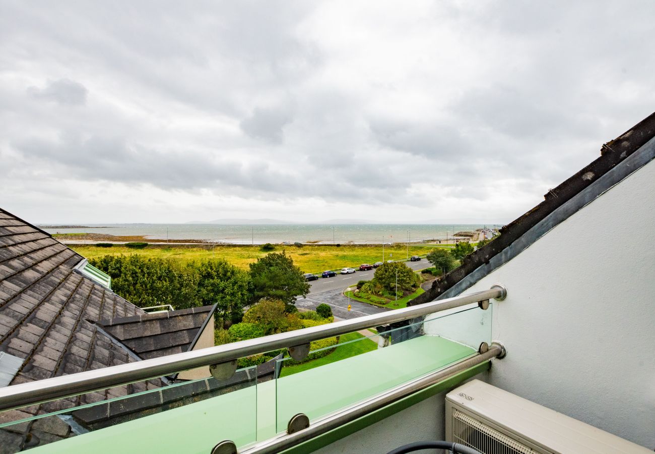 Apartment in Galway City - Contemporary Penthouse with Coastal Views