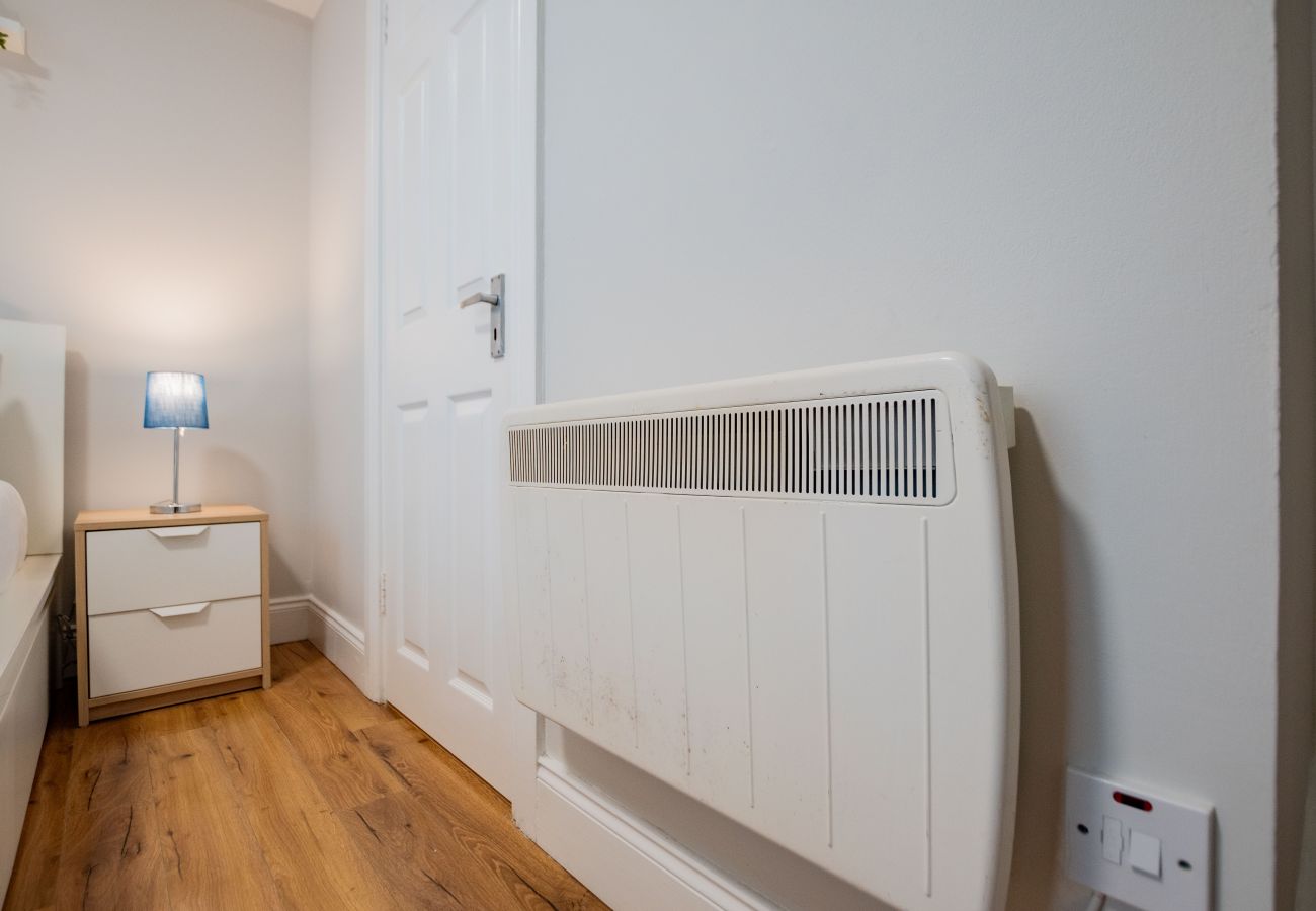 Townhouse in Galway City - Spacious City Centre Apartment - Sleeps 6